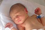 Oliver Mika se narodil 29. srpna paní Dianě Mendlíkové z Karviné. Po porodu miminko vážilo 2730 g a měřilo 46 cm.