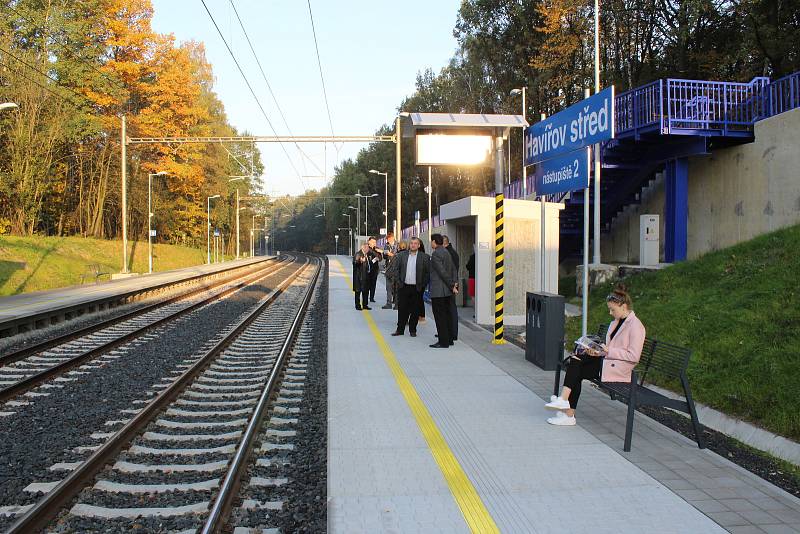 Železniční zastávka Havířov střed.