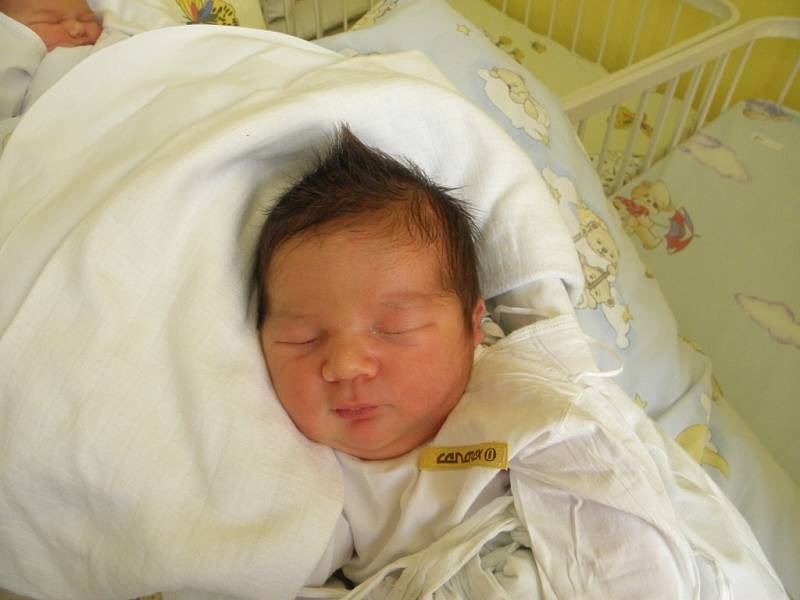 Jiří Šklíba se narodil 31.července paní Zuzaně Šklíbové z Karviné. Po porodu chlapeček vážil 4050 g a měřil 52 cm. Sestřička Natálka se na brášku moc těší.