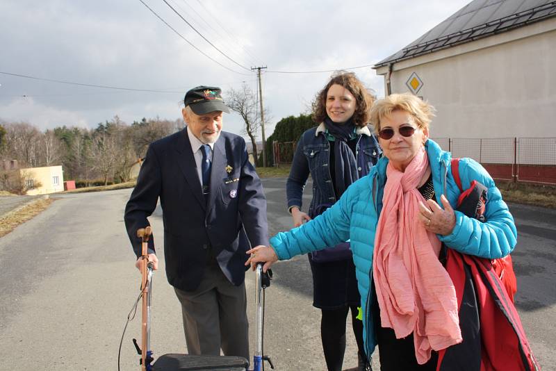 Příbuzní a známí Josefa Ščerby si připomněli 100 let od jeho narození.