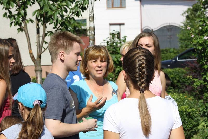 Letní tábor pořádaný dobrovolnickou organizací ADRA v zakarpatském Mukačevě. 