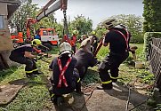 Záchrana kobyly v Horní Suché, zásah hasičů, květen 2023.