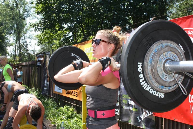 CrossFit závody Superior 14 Summer Games 2015 na letním koupališti v Havířově