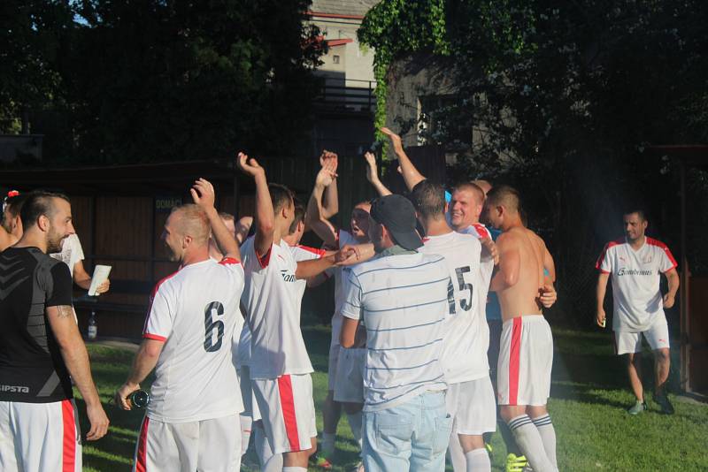 Fotbalisté Doubravy slaví vítězství v okrese.