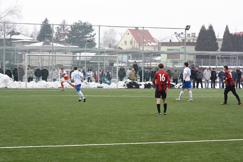 Havířovští fotbalisté (v bílém) doma přehráli béčko Opavy.