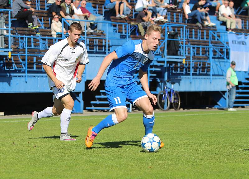 Havířovští fotbalisté (v modrém) vyhráli nad Hranicemi.