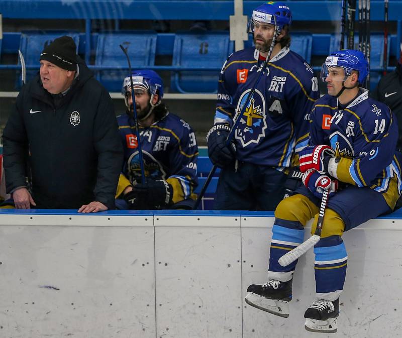 Havířovští hokejisté (v bílém) nestačili na Kladno a dál bojují o play-off.