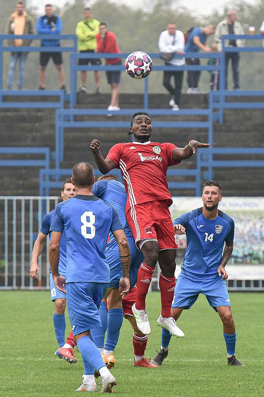 Havířov (v modrém) si doma poradil s Heřmanicemi 2:0.