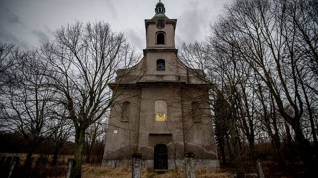 Kostel svaté Barbory v Loukách na Karvinsku, únor 2020.