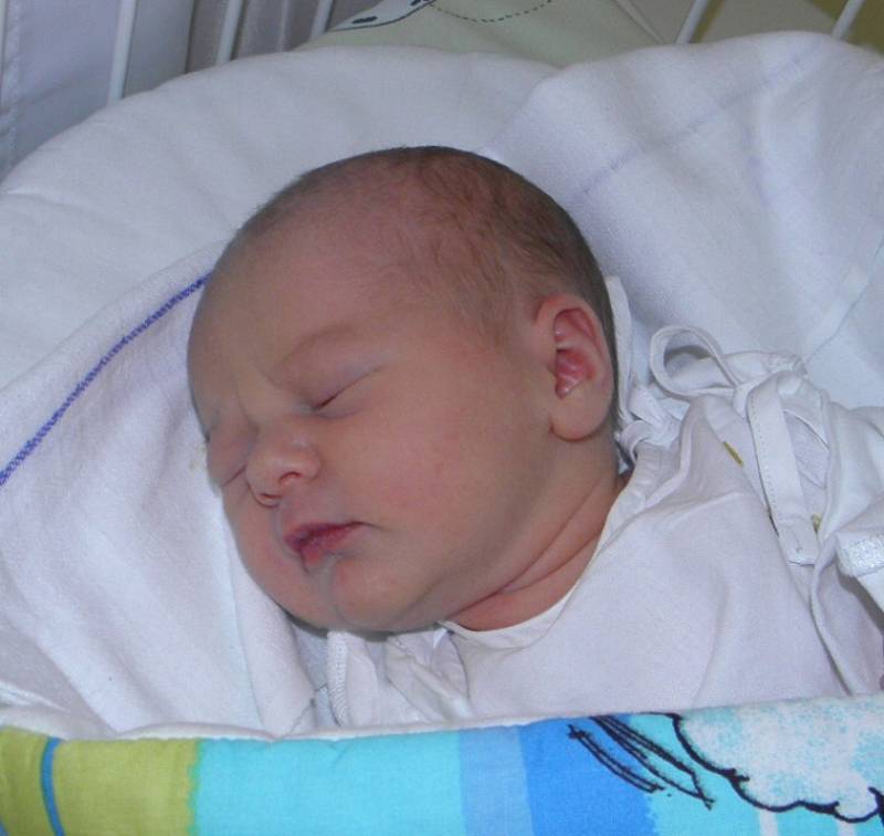 Eliška je první dítě paní Jany Poledňákové z Orlové. Narodila se 13. května a po narození miminko vážilo 3060 g a měřilo 50 cm.