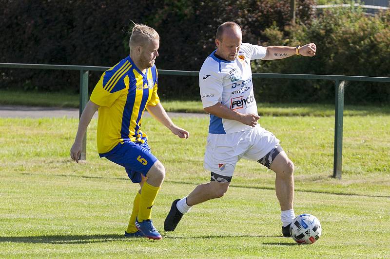 Zápasem mužů SK Stonava posílených o Michala Hubníka a Petera Kišku proti legendám Baníku Ostrava (2:0) vyvrcholily v sobotu 18. června oslavy 90 let tělovýchovy ve Stonavě. Góly dali Libor Žůrek a Petr Samec. Foto: SK Stonava