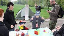 Už pošesté se rodinné týmy vypravily do parku Boženy Němcové a Lázeňského parku v Karviné, aby čelily Nástrahám velkoměsta.