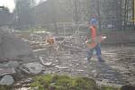 V Karviné pokračuje rekonstrukce kina Centrum. V sobotu se dělníci pustili do demolice ochozu kina.