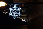 Vánoční výzdoba a vánoční strom na Masarykově náměstí v Karviné.