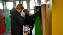 Na ZŠ Prameny nastoupily děti ukrajinských uprchlíků, Karviná, 15. března 2022.