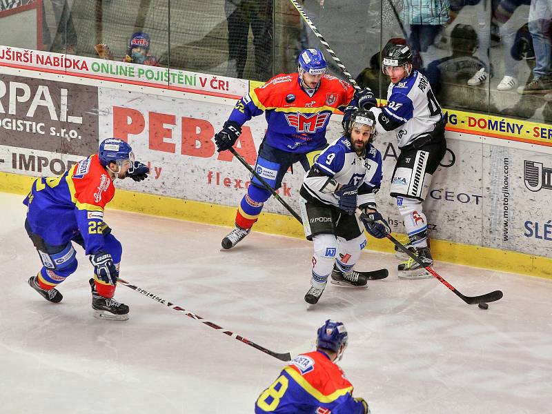 Havířov (v bílém) prohrál v Českých Budějovicích jasně 0:5.