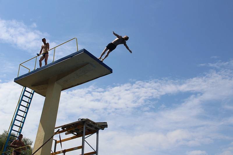 HighJump 2017 na havířovském letním koupališti. 