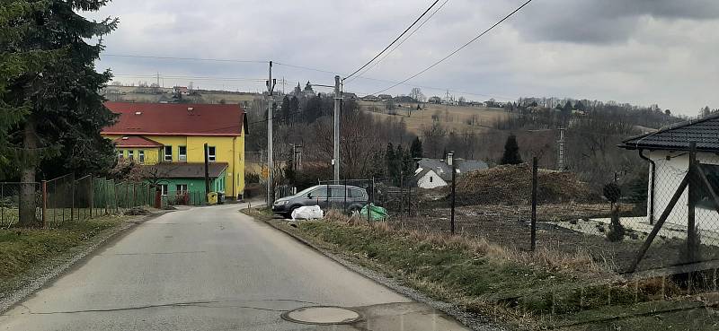 Horní Bludovice. Rozlehlá obec nedaleko Havířova je vhodným místem pro bydlení. Pohled na obec z ulice Na Záguří.