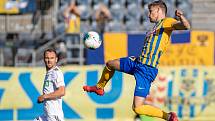 Ligové derby nepoznalo vítěze. Opava remizovala s Karvinou (v bílém) bez branek.