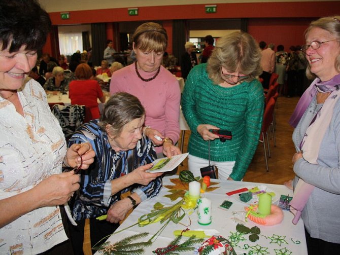 Více jak 160 dam z klubů žen PZKO v celém kraji se v sobotu sešlo na velkém podzimním setkání ve Stonavě.