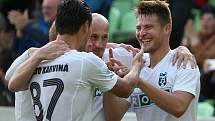 Z ligového utkání Karviná (v bílém) - Příbram 2:0.