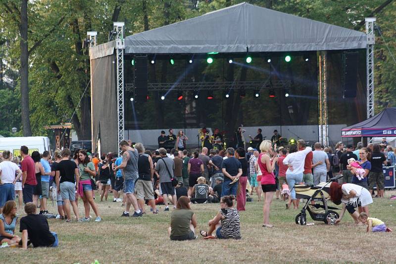 V pátek se konal v parku Adama Sikory v Českém Těšíně hudební festival Rockování nad Olzou.