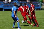 Havířovští fotbalisté (v modrém) přehráli Nový Jičín 2:0.