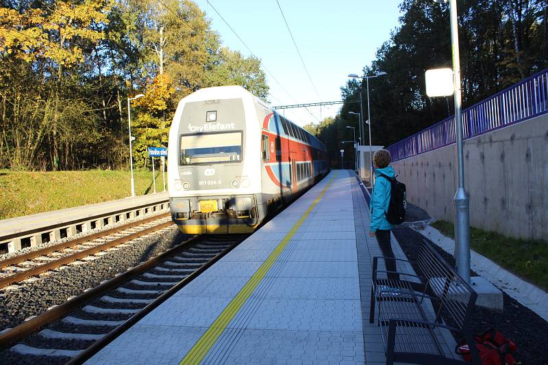 Železniční zastávka Havířov střed v první den zahájení provozu.