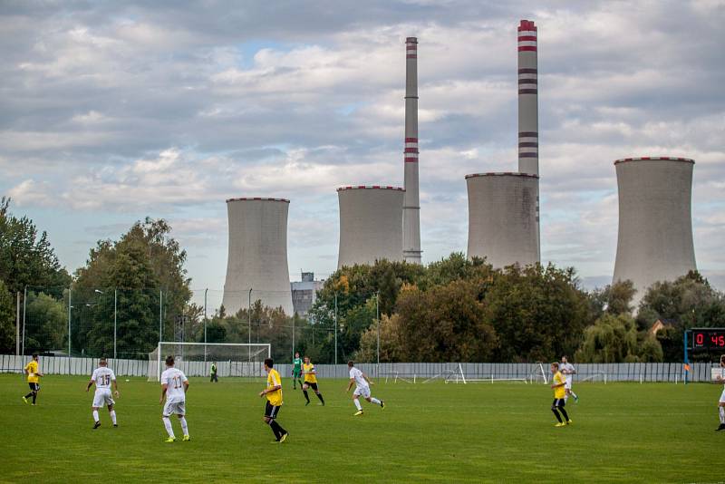 Derby v divizi dopadlo lépe pro karvinskou rezervu (ve žlutém), která loupila v Dětmarovicích.