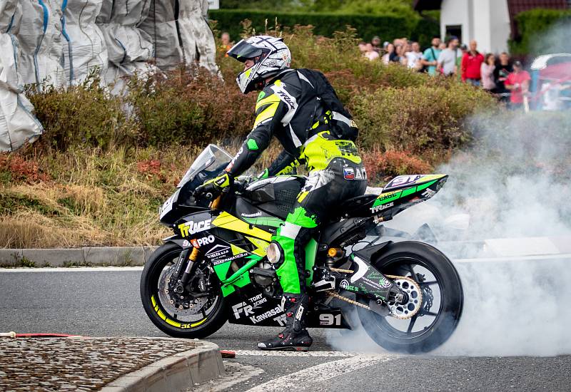 Silniční motocyklový závod Havířovský zlatý kahanec na Těrlickém okruhu.