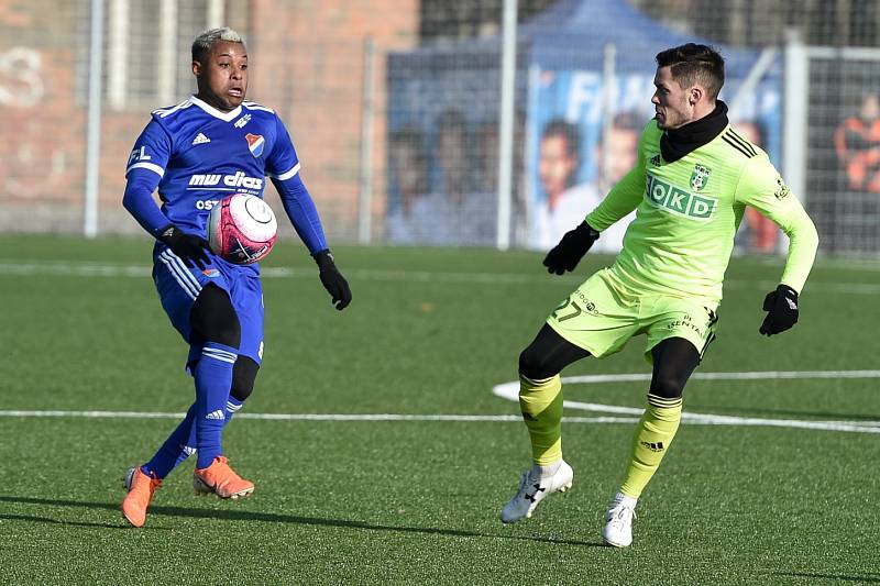 Fotbalové derby Baník Ostrava (modré dresy) - MFK Karviná 1:1.