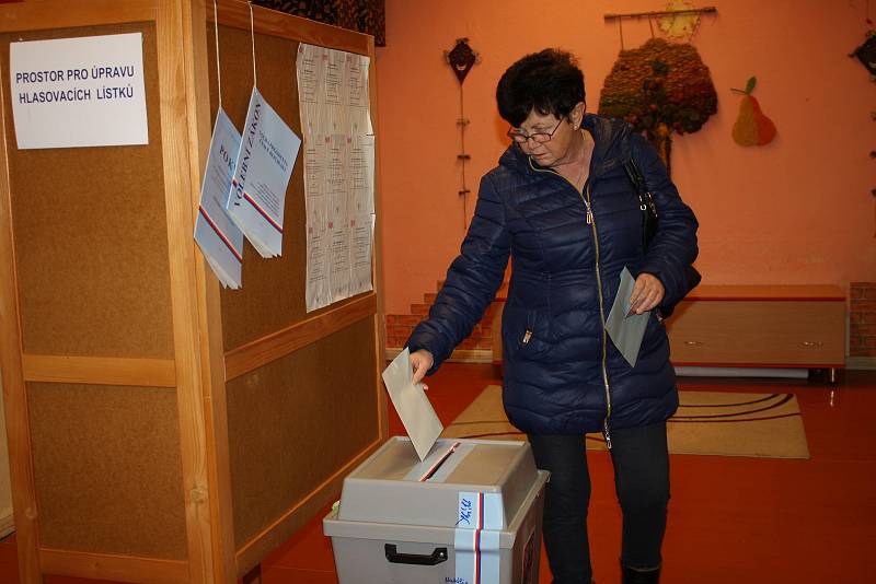 Také v Orlové byla v pátek v prezidentských volbách vysoká účast. Foto: Nataša Cibulková