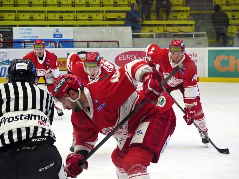 AZ Havířov (v bílém) - HC Frýdek-Místek.