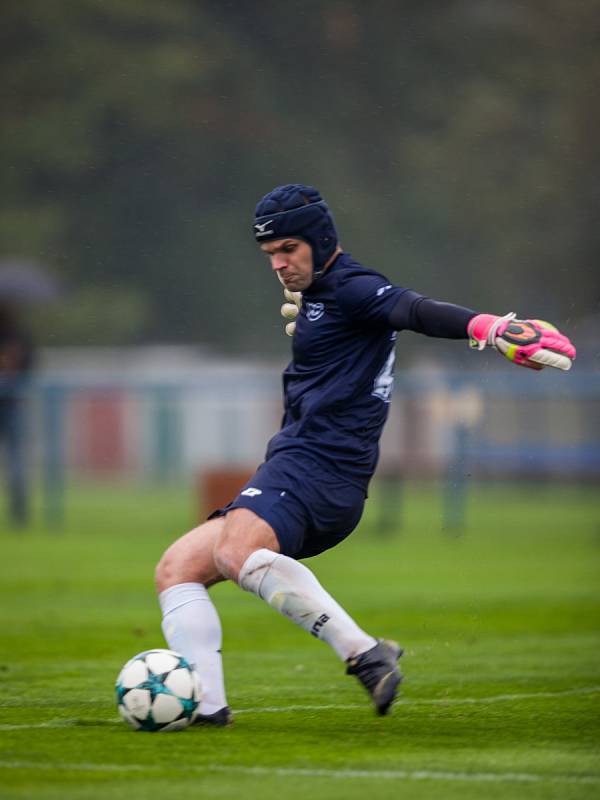 Divizní derby Bohumín - Havířov (v růžovém).