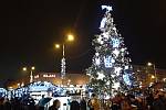 V Havířově ve Vánočním městečku na náměstí Republiky v sobotu v podvečer rozsvítili vánoční strom.  26. 11. 2022