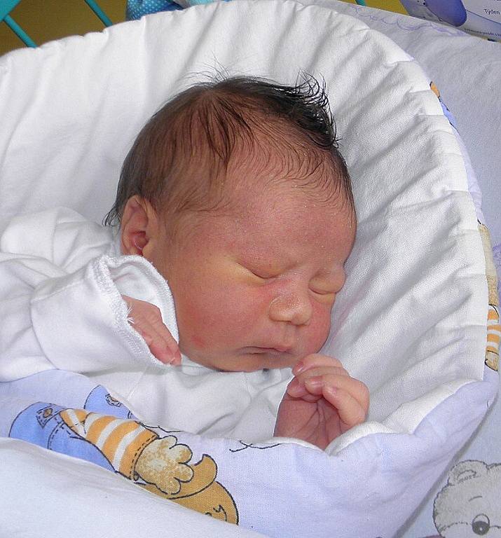 Honzík Chylek se narodil 8. prosince paní Lence Chylkové z Karviné. Porodní váha chlapečka byla 3400 g a míra 51 cm.