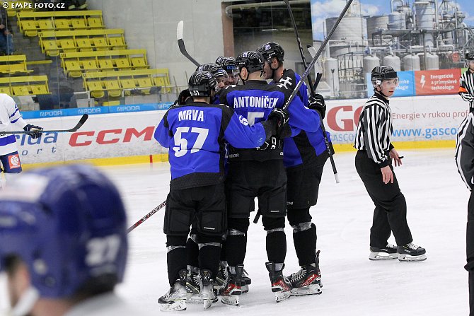 Hokejisté Havířova vyhráli rozhodující 7. semifinále play-off II. ligy nad Táborem 2:1 po nájezdech a slaví postup.