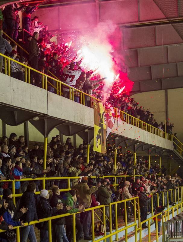 Havířovští hokejisté (v bílém) v Opavě střelecky selhali.