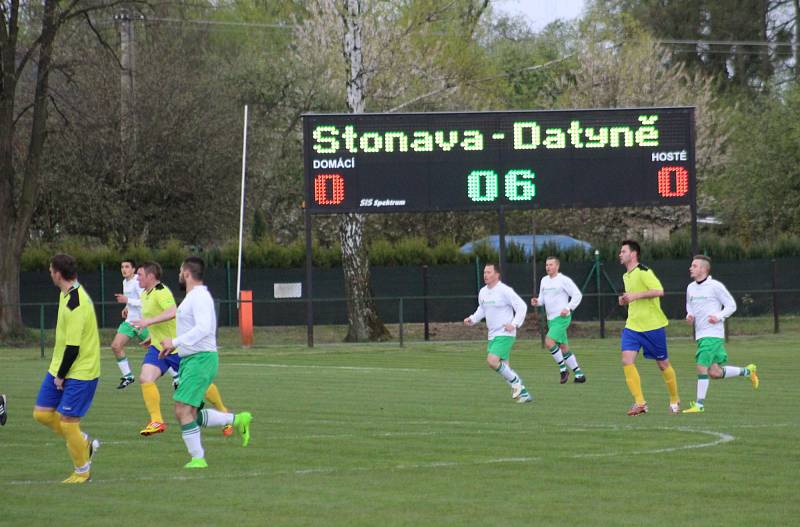 Utkání I.A třídy Stonava - Dolní Datyně (v bílém).