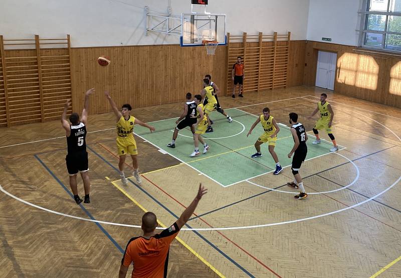 Karvinští basketbalisté vyhráli domácí Emil Cup.