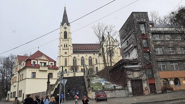 V Orlové-Městě otevřeli naučnou stezku Zapomenutá Orlová, která přibližuje kromě stávajících i místa a objekty, které už nestojí. V minulosti padly za oběť těžbě uhlí.  Duben 2021.