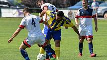 Fotbalový klub SK Stonava. V poslední přípravě před sezonou domácí hráči (ve žlutém) porazili Věřňovice 4:1.