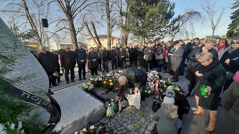 Ve Stonavě se konala vzpomínková akce na horníky, kteří před rokem zemřeli při výbuchu metanu v Dole ČSM.