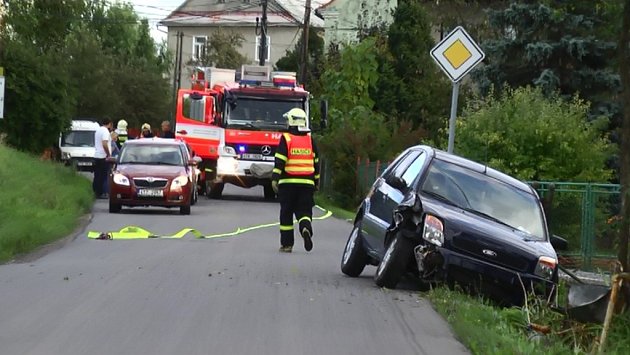 Na Selské ulici poškodilo auto plynovodní přípojku. 