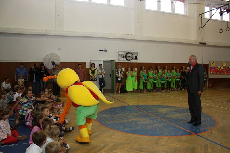 Slavnostní zahájení školního roku a vítání prvňáčků v havířovské ZŠ F. Hrubína. 