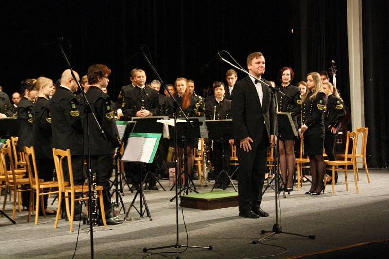 Karvinský Dechový orchestr Májovák odehrál 1. ledna svůj tradiční Novoroční koncert. 