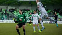 Z utkání Karviná (v bílém) - Jablonec 2:1