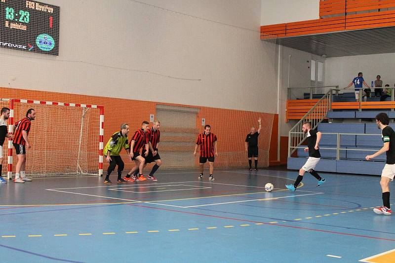 Futsalovou ligu v Havířově vyhrálo mužstvo Glory United (5. 5. 2022)