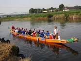V sobotu dopoledne se jel ve Starém Bohumíně na řece Odře tradiční závod dračích lodí.