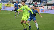 Karvinští fotbalisté (v zelenkavém) prohráli v Liberci 0:3.